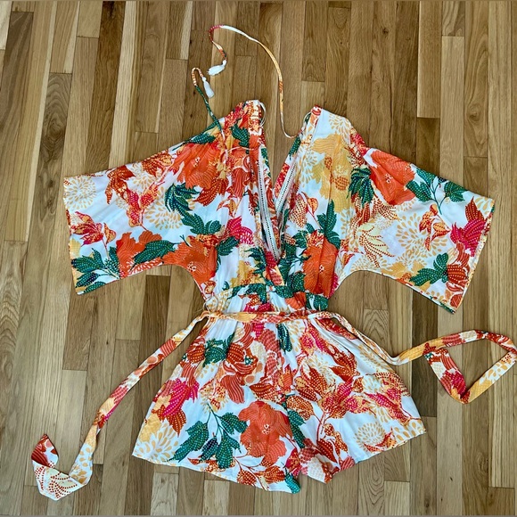 Women’s Tie Waist Romper, size large - Picture 2 of 5